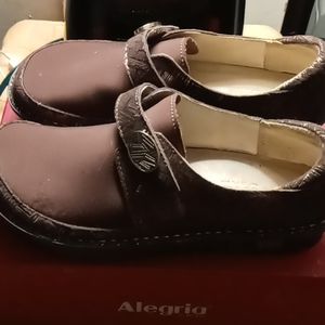 Algeria shoes